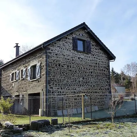 La Pierre Des Volcans Chaleureux Calme Champetre Apartment Aydat