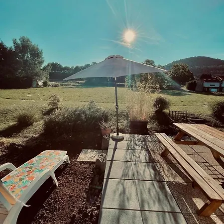 La Pierre Des Volcans Chaleureux Calme Champetre *